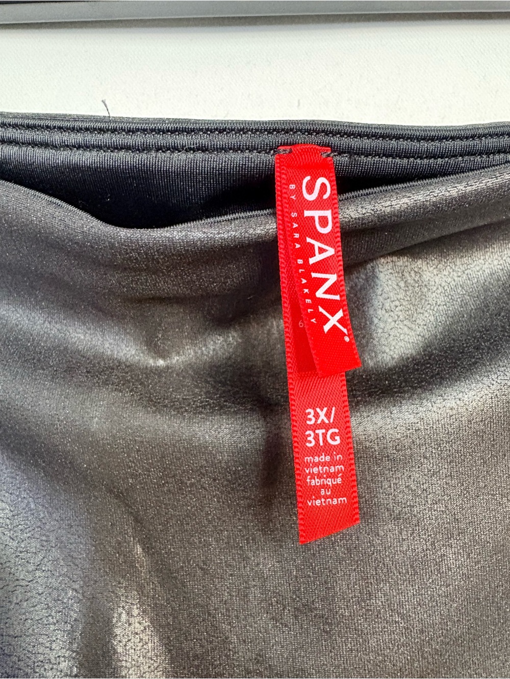 Women’s plus size Black Faux Leather Leggings size 3X - Picture 2 of 11